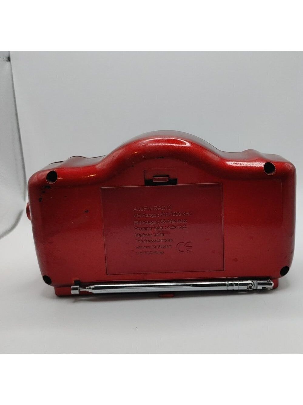 Vintage Tucky Red Transistor Battery Operated AM/FM Radio - Picture 4 of 5